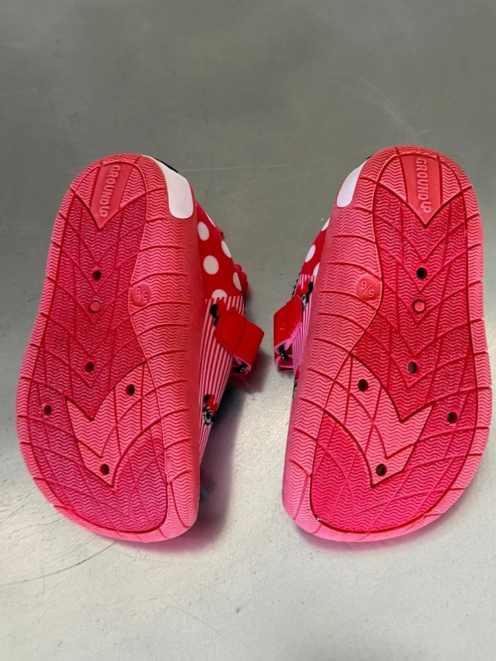 TODDLER GIRLS SIZE 5/6 DISNEY MINNIE MOUSE WATER SHOES